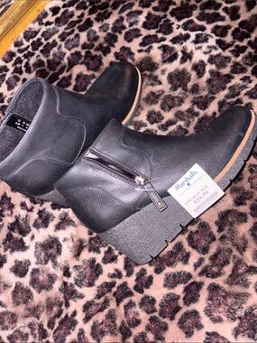 Dr. Scholl's Black Wedge Ankle Boots with Side Zip
